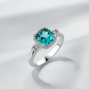 Anillo de Oro Blanco de 18K con Gema de Corte Ovalado Color Paraiba, Fabricante de Joyería Fina Personalizada - Product Image 2