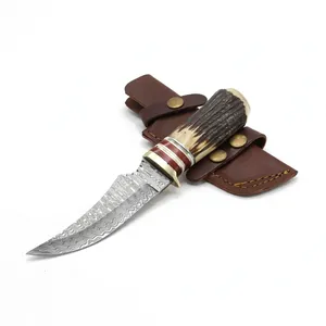Cuchillos de caza de hoja fija con mango de castaño acanalado, anillos de color y funda marrón para viajes de camping y tareas al aire libre - Product Image 2