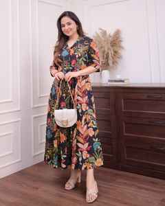 เดรสผ้าฝ้ายสีดำลายดอกไม้หลากหลายแบบทรงเอไลน์ เดรสยาวผ้าฝ้ายสุดหรูหรา ชุดสตรีอินเดีย เดรสผ้าฝ้ายพิมพ์ลายสำหรับใส่ในฤดูร้อน - Product Image 3