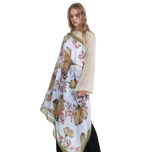 Nuevos Hijabs Musulmanes de Poliéster con Lámina Dorada, Estilo Europeo Clásico, Estampados con Patrones Florales, Chales y Bufandas de Algodón para Mujer - Product Image 6