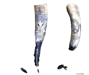 Cuerno Vikingo Festivo Ecológico ÚNICO, Hecho a Mano y Personalizable para Beber Hidromiel, Cerveza, Fiestas Navideñas y Brindis Festivos - Product Image 6