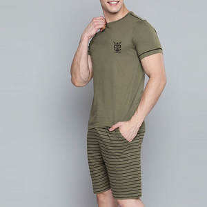 Conjunto de Pantalones Cortos Transpirables y Cómodos a Precio de Fábrica, Diseño Personalizado, Camiseta y Pantalones Cortos de Algodón con Logotipo Personalizado - Product Image 3