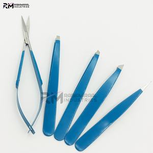 Pinzas para Cejas de Acero Inoxidable RM con Recubrimiento en Polvo Azul Personalizado y Punta Plateada / Set de Tijeras de Precisión - Product Image 4