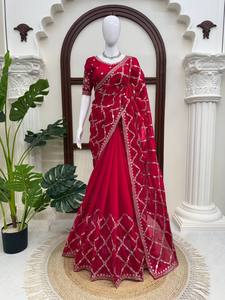Presentando una colección especial de sarees de seda para mujeres con intrincados detalles de hilo y lentejuelas, y blusas sin coser. - Product Image 2