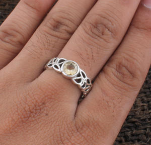 แหวนแต่งงานซิทรินธรรมชาติ เงินแท้ 925 ชุบเงิน ประดับพลอยสีเหลืองทรงบริลเลียนท์คัต ดีไซน์คลาสสิก คุณภาพสูง สำหรับผู้หญิง - Product Image 4