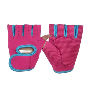 Guantes Deportivos de Medio Dedo Negros con Ribete Azul para Gimnasio, Levantamiento de Pesas, Unisex, Material Spandex, Cierre de Tirón - Product Image 6