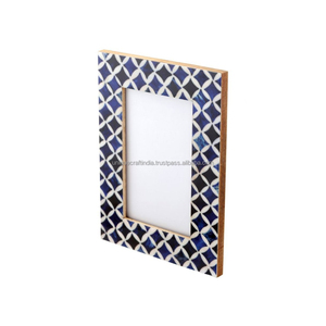 Marco de fotos cuadrado moderno de madera con incrustaciones de resina pastel, hecho a mano, para decoración del hogar. - Product Image 5