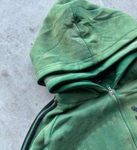 Sudadera con capucha doble personalizada con efecto desgastado por el sol, de alta calidad, estilo urbano, para unisex. - Product Image 5