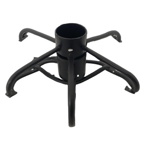 Élégant support pour arbre de Noël en laiton patiné avec base ornée, détails artisanaux faits à la main conçus pour les vacances festives - Product Image 1