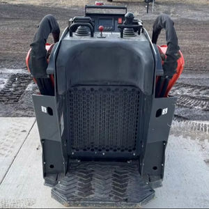 รถตักขนาดเล็กแบบยืนขับ KUBOTA SCL1000 ปี 2025 สภาพใช้งานมาแล้ว บุ้งกี๋ปรับปรุงใหม่ - Product Image 1