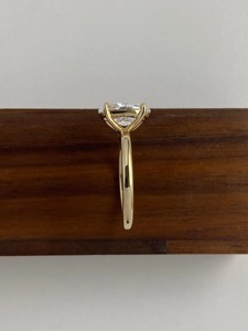 แหวนเพชรทรงรี 2.3 กะรัต คุณภาพพรีเมียม เพาะเลี้ยงในห้องปฏิบัติการ รับรองโดย IGI ตัวเรือนทองคำขาว 14K แหวนหมั้นสำหรับผู้หญิง ของขวัญเครื่องประดับ - Product Image 4