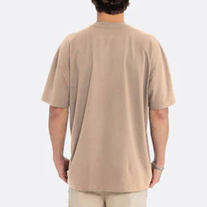 Camiseta Premium Ajustada de Cuello Redondo, Camisetas de Algodón Peinado - Product Image 2