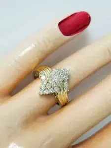 Anillo de Compromiso con Moissanita Real de Corte Redondo de 2 Quilates, Plata de Ley Chapada en Oro, Estilo Vintage para Mujer - Product Image 3