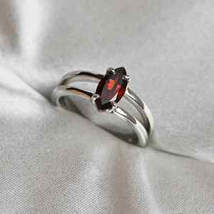 Anillo de Plata de Ley 925 con Granate Creado en Laboratorio, Corte Marquesa – Joyería con Granate Sintético, Regalo para Ella - Product Image 3