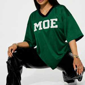 Camiseta Deportiva Oversize de Fútbol Americano para Mujer con Cuello en V, Estilo Urbano, Bajo MOQ, Logotipo Personalizado, OEM, Marca Privada, Venta al por Mayor - Product Image 2