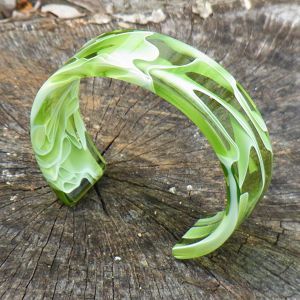 Brazaletes de Resina y Madera, Accesorios de Moda con Cristales Perfectos para Regalos y Estilismo - Product Image 2