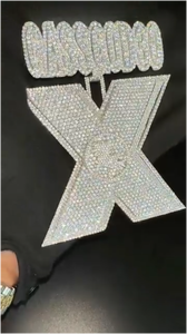 Colgante Hip Hop Personalizado de Letra Grande Baguette para Hombre, Plata de Ley 925, Chapado en Oro de 18K, con Letra K de Moissanita Certificada GRA (26 Letras Disponibles) - Product Image 5