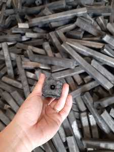 Briquette de charbon actif en bois dur de haute qualité équivalent de charbon de sciure du Vietnam pour barbecue gril charbon indonésien similaire - Product Image 6