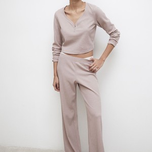 Conjunto de Dos Piezas de Verano para Mujer, 100% Algodón Satinado, Camiseta con Cuello en V y Pantalones Cortos Transpirables con Cintura Elástica - Product Image 2