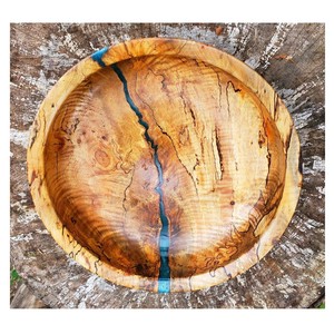 Tazón Único Hecho a Mano de Resina Epoxi y Madera con Diseño de Resina Fluida, Libre de BPA, Ecológico, para Interiores Modernos - Product Image 4