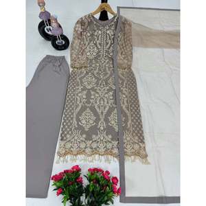 Conjunto de ropa de fiesta de diseñador para mujer Top Pant Dupatta con encaje elegante - Product Image 1