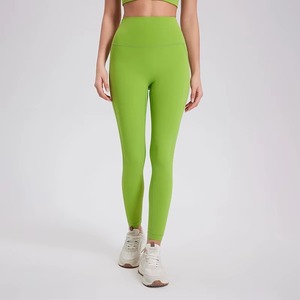 Leggings de yoga taille haute pour femmes, doux et anti-déchirures, en Spandex/Polyester, couleur unie, sans couture, séchage rapide, fabrication OEM/ODM sur mesure en gros - Product Image 2