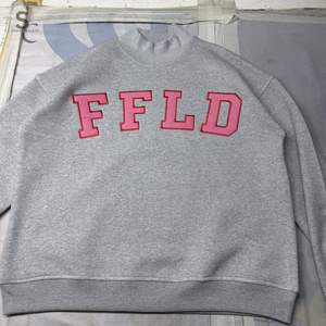 Sudadera de Cuello Alto de Alta Calidad con Logotipo Bordado Personalizado, Tejido de Felpa de Algodón de Alto Gramaje, Estilo Urbano Unisex - Product Image 5
