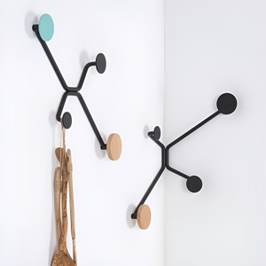 Support mural en métal noir pour salle de bain et salon, avec 4 crochets et étagère de rangement pour serviettes et manteaux - Vente en gros - Product Image 2