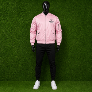 เสื้อแจ็คเก็ตบอมเบอร์สีชมพูสำหรับผู้ชายและผู้หญิง พิมพ์โลโก้ได้ น้ำหนักเบา สไตล์นักบิน กันน้ำ เสื้อแจ็คเก็ตสตรีทแวร์ลำลอง กันลม - Product Image 3