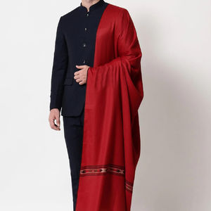 ผ้าคลุมไหล่ผู้ชายขายดี คุณภาพสูง ขายส่ง รุ่นล่าสุด น้ำหนักเบา อุ่นสบายสำหรับฤดูหนาว สีแดงล้วน ผ้าถัก บริการ OEM - Product Image 4