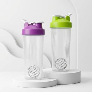 Bouteille shaker protéinée ronde en HDPE 600 ml, gobelet shaker en plastique transparent avec boule mélangeuse et couvercle à clapet pour la nutrition sportive, usine du Vietnam - Product Image 1