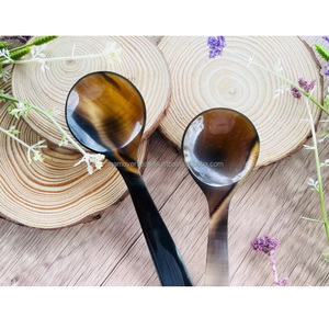 Cuillère en corne de buffle, ustensile de cuisine traditionnel artisanal - Product Image 3