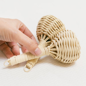 Juguetes de dentición para bebés tejidos a mano con ratán natural, sonajeros infantiles, lindos sonajeros sensoriales de fresa para recién nacidos - Product Image 5