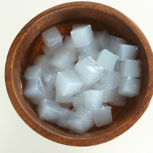 Vdelta Premium Cubes de gelée de noix de coco naturelle préservée - Pack en vrac de 1 kg - Nata de Coco lisse et moelleuse - Tailles 5-10 mm - Desserts sucrés du Vietnam - Product Image 1
