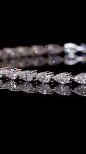 Pulsera de tenis de lujo con diamantes de laboratorio talla pera para mujer |   Joyería de Moda Chapada en Oro para Parejas, Ideal para Fiestas y Bodas - Product Image 3