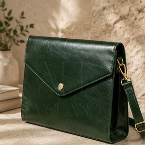 Sac à bandoulière en cuir PU tendance pour femmes, sac à bandoulière décontracté pour un usage quotidien, sac à bandoulière grande capacité en vente - Product Image 4