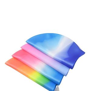 Bonnet de bain en silicone multicolore unisexe, ajustement élastique, dégradé coloré rose bleu - Product Image 5