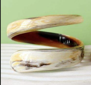 Brazalete de Cuerno Natural Pulido, Estilo Náutico, Joyería Moderna, Regalo para Ella, Decoración del Hogar, de la India - Product Image 1