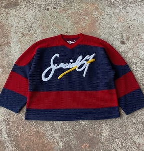 Pull court en maille gaufrée épaisse à rayures, broderie logo script, tricoté, très tendance - Product Image 1