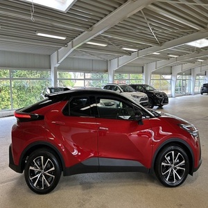โตโยต้า C-HR SUV ปี 2020 มือสอง เกียร์อัตโนมัติ ไฟหน้า LED เบาะหนังสีเข้ม 6 ที่นั่ง พวงมาลัยซ้าย - Product Image 6
