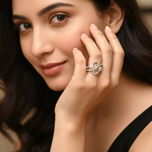 Elegante Anillo de Oro con Doble Flor y Diamantes en Forma de S para Mujer, Joyería para Boda y Aniversario - Product Image 1