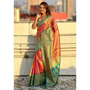 Sari en tissu rose pur avec des tissages contrastés en Zari, élégant pour les occasions spéciales - Product Image 1