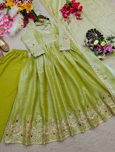 Robe Anarkali en soie verte brodée avec dupatta, longueur ras du sol, tenue traditionnelle indienne et pakistanaise pour femme, coupe ample, robe de mariée - Product Image 4