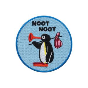 Badge nominatif personnalisé en tissu toile brodé de haute qualité avec motif cœur et fleur, appliqué pour chapeau, broderie légère - Product Image 2