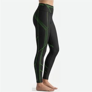Leggings longs taille haute pour femmes, noirs avec décoration de ligne verte brillante, extensibles, respirants, style compression, toutes saisons - Product Image 4