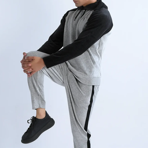 Conjunto Deportivo Urbano Unisex de Invierno, Dos Piezas con Bloques de Color, Sudadera con Capucha y Cordones Ajustables, Ribetes Acanalados - Product Image 4