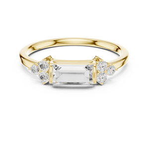 Bague solitaire de luxe en or jaune avec émeraude taille émeraude et pierres d'appoint en grappe, élégante pour fiançailles, mariage ou anniversaire, pour femme - Product Image 2