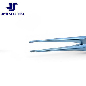 Pinces à tissus pour blepharoplastie D&K Rabkin de haute précision, 4 1/2 pouces, tiges droites en titane, dents fines 1x2, poignée ergonomique - Product Image 3