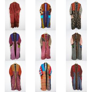Kimono de Seda Hecho a Mano, Estilo Vintage con Parches, Talla Única, para Damas de Honor, Ropa de Dormir para Mujer - Product Image 1