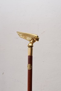 Bâtons de marche rustiques modernes en bois naturel écologique avec poignée en laiton poli, idéaux pour les cadeaux - Product Image 2